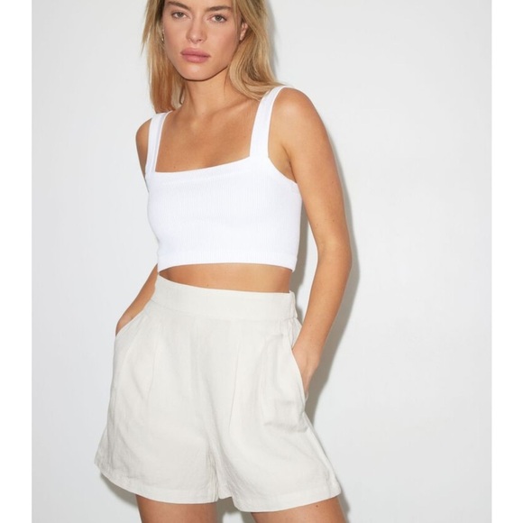 Dynamite Mabel Flowy Linen Short in Rainy Day Beige - Picture 9 of 9